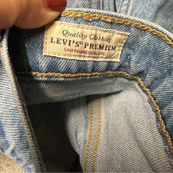 Levi's Women's Wedgie Fit Straight Leg distressed Jeans Size 25 - Picture 4 of 11